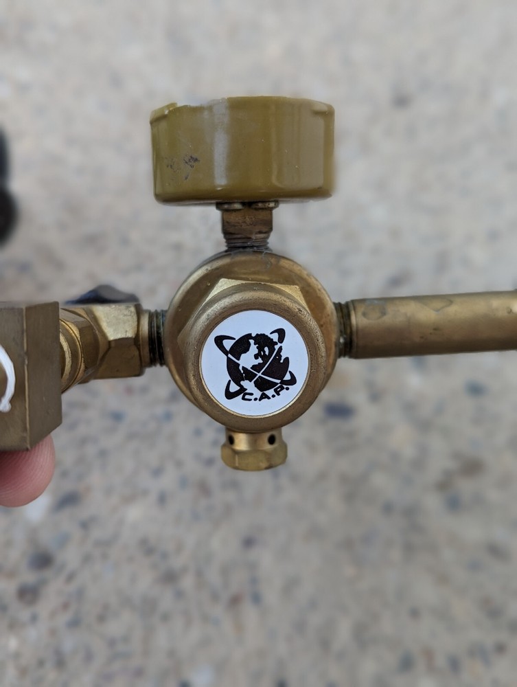 Cap CO2 regulator