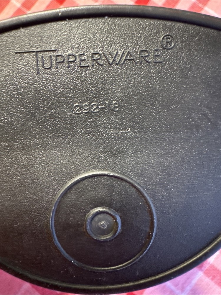 Tupperware Scoop #292-19 Black Vintage