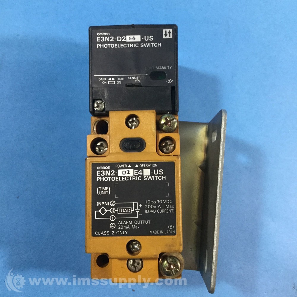 Omron E3N2-D2E4-US Photoelectric Sensor 5121