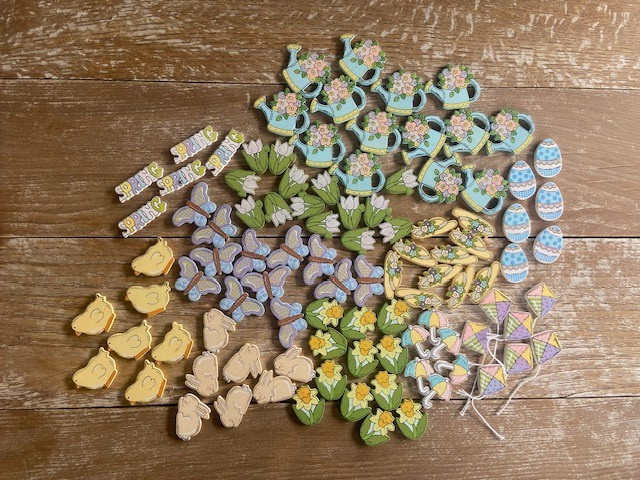 100 Wooden Chips - Easter / Spring Theme - Great for crafting, scrapbooking, etc