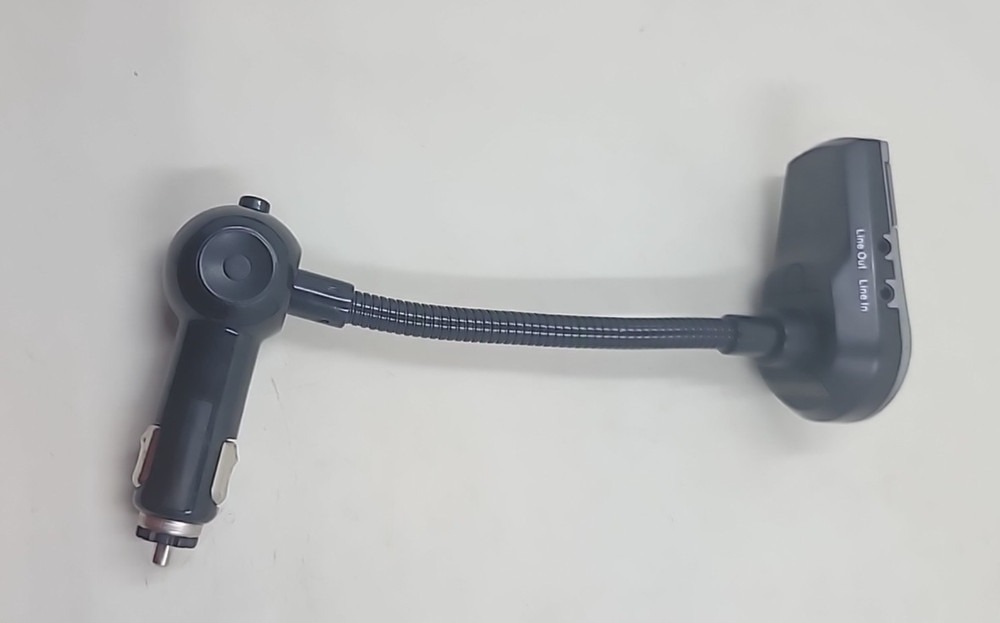 GOGROOVE FLEXSMART X2 BLUETOOTH IN CAR FM TRANSMITTER W/USB Charger.