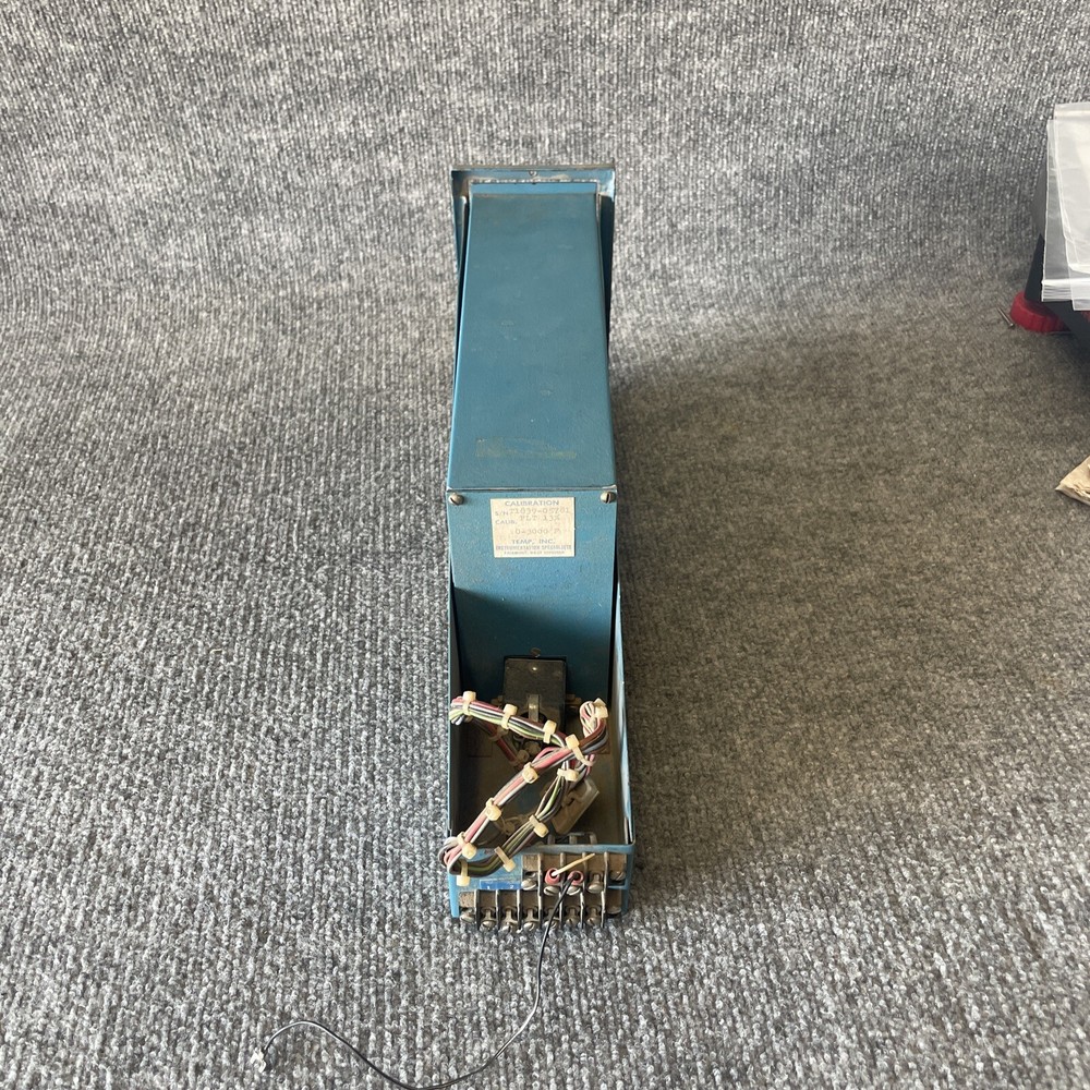 analog temperture controller T1839-05681 0-3000F Calibration Temp Inc Used