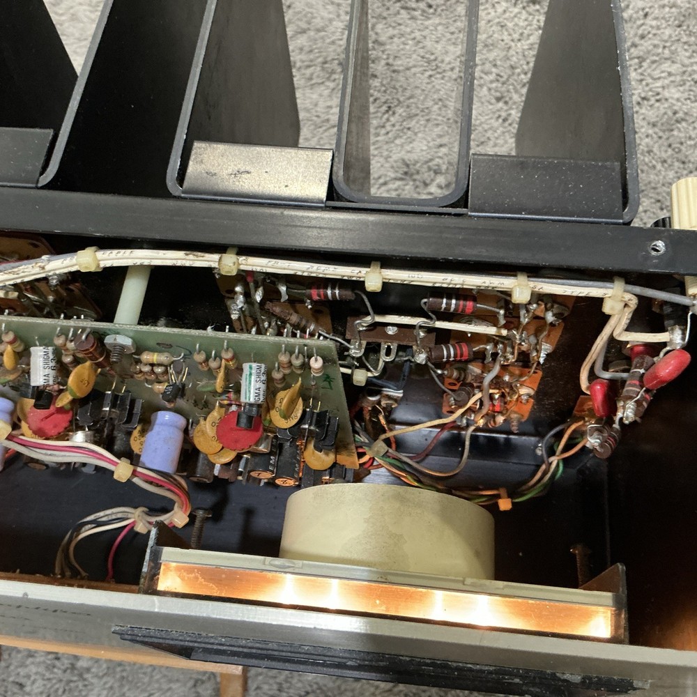 PHASE LINEAR 400 DIRECT COUPLED SOLID STATE AMPLIFIER