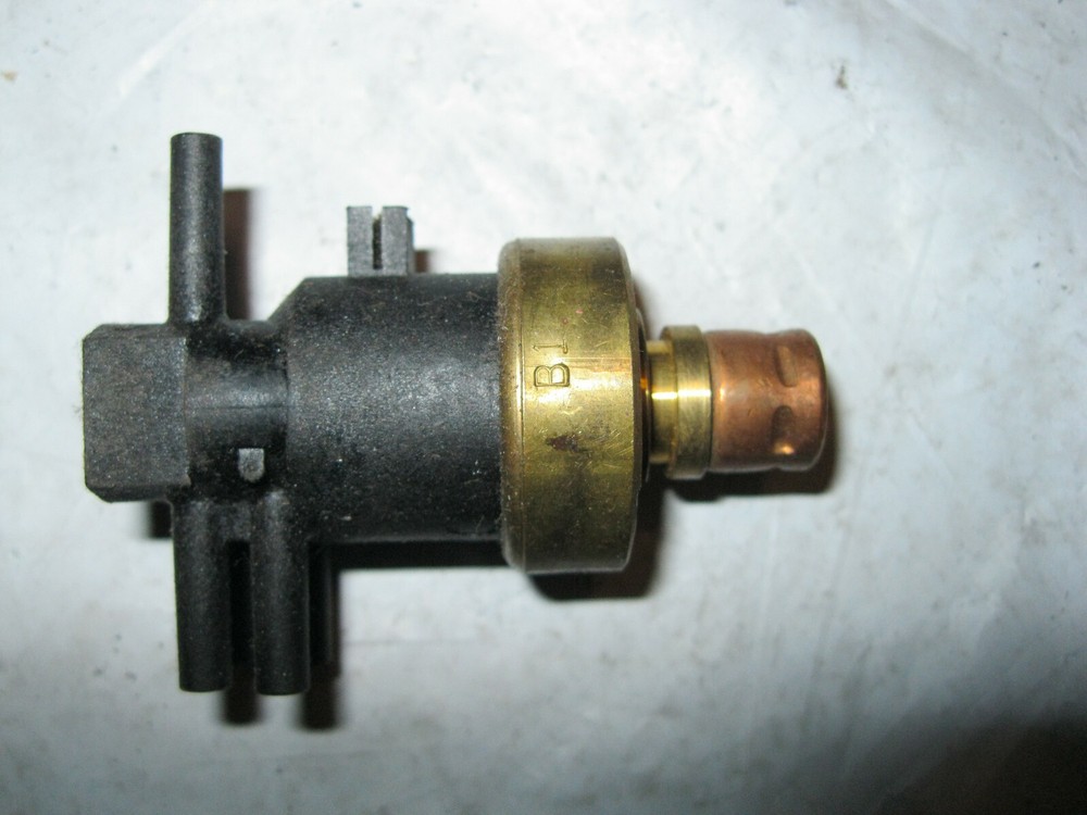 Ported Vacuum Switch Standard PVS47