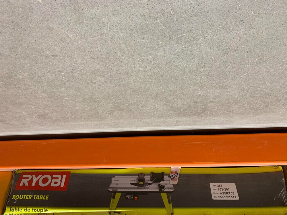 RYOBI CANADA Universal Router Table 120V