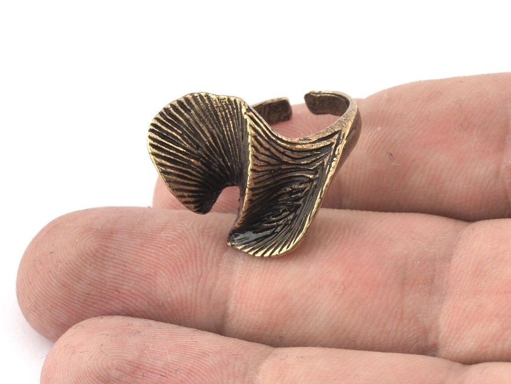 Leaf Ring, Adjustable Antique Bronze Plated Brass 4014