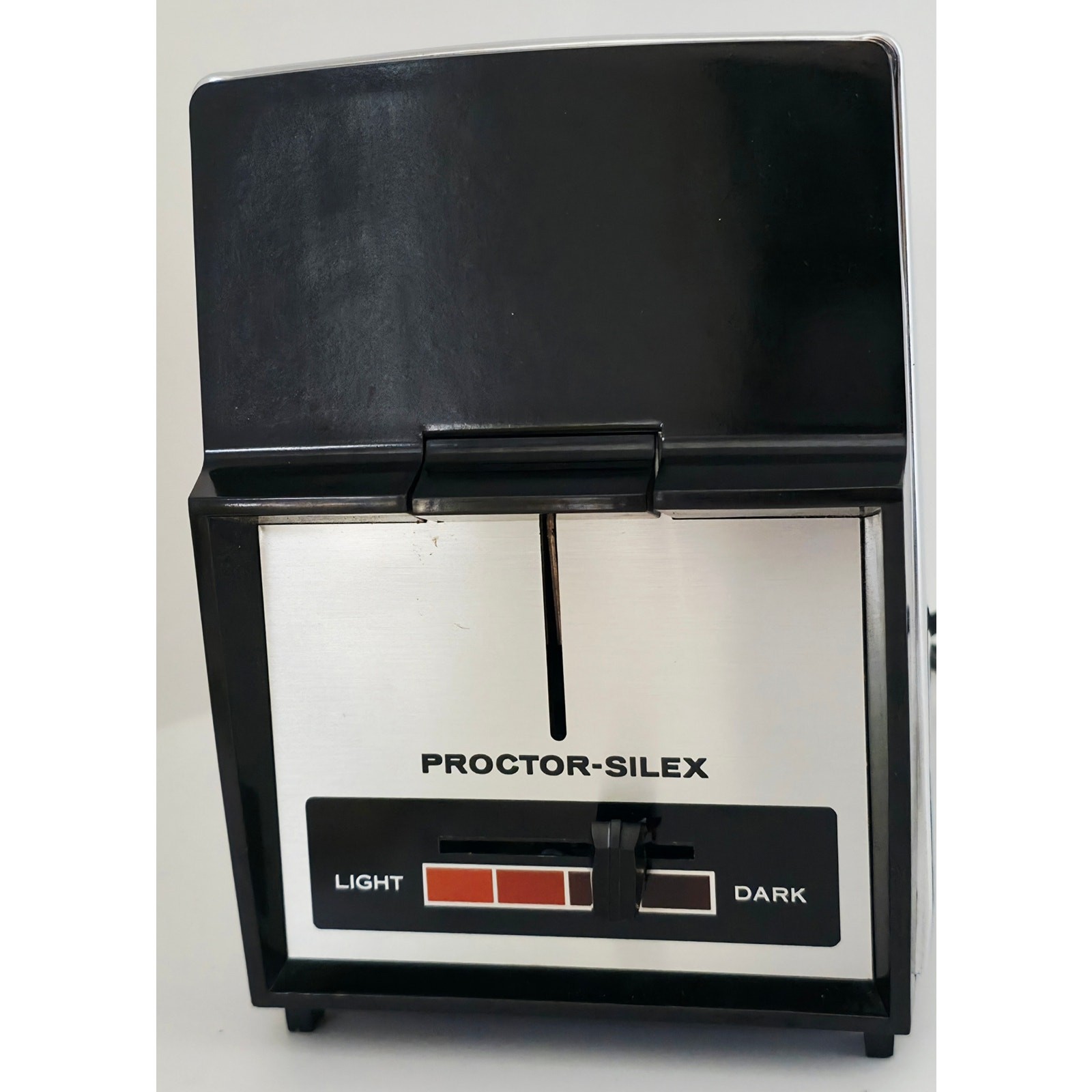 VINTAGE *PRISTINE*1980's Proctor Silex 2-Slice Toaster Chrome/Black USA