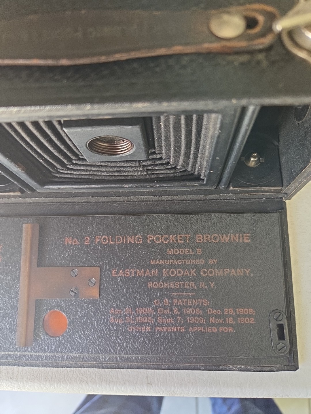 * 1907 Kodak No.2 Folding Pocket Brownie Model B Camera 120 Burgundy Red Bellows