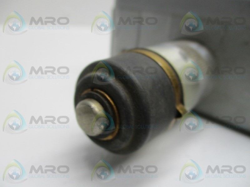 MICRO SWITCH EX-N15 SNAP SWITCH (GREY) UNMP