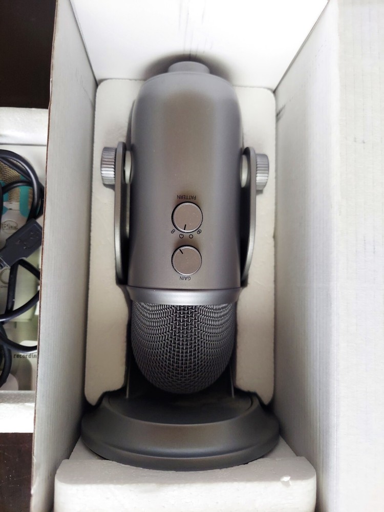 Blue Yeti USB Microphone - Cool Grey