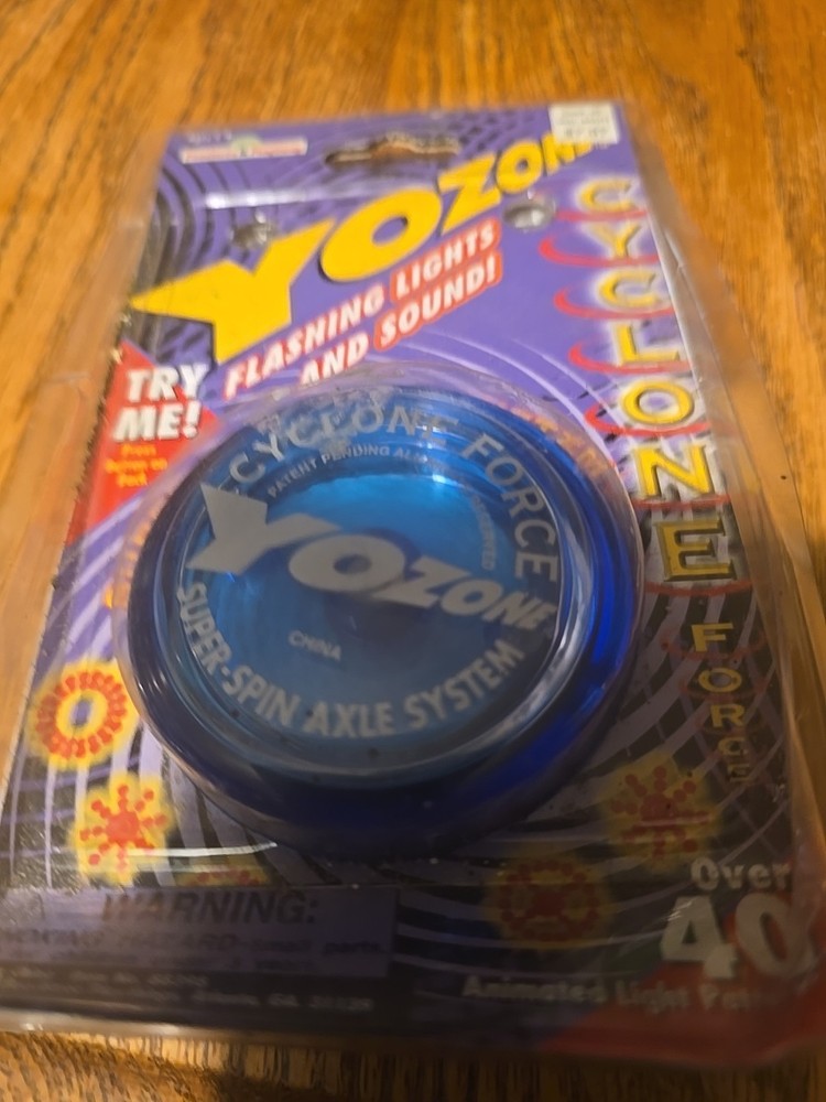 Yo-Yo Yozone Cyclone 40 Diferent Light Patterns Note TB0044