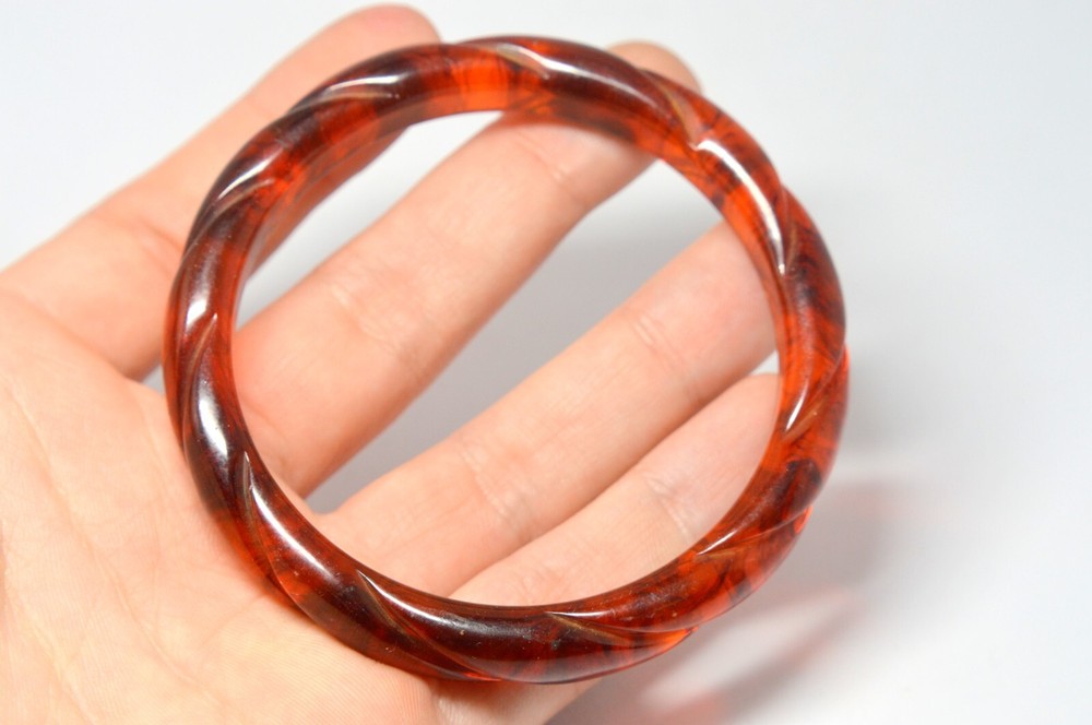 VINTAGE ORANGE BAKELITE ROUND BANGLE BRACELET