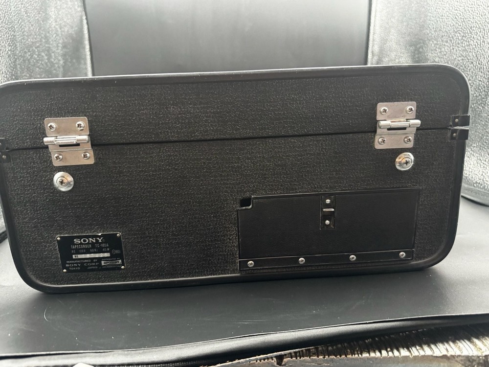 Sony TC-105 Portable Solid State 4 Track Monophonic Recorder (1974) — ,