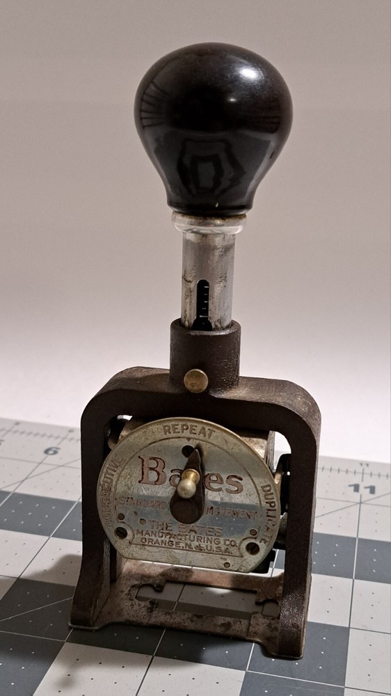 Vintage Bates Numbering Machine 6-Wheels Good Condition, Consecutive numbering