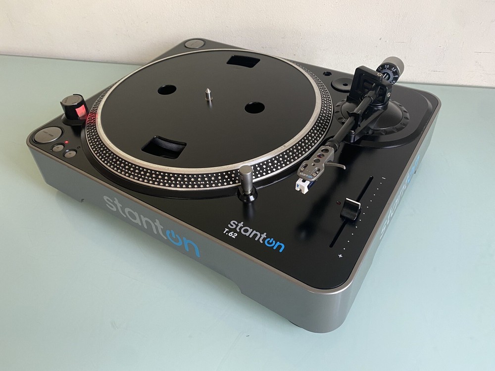 Stanton T.62 Direct Drive Pro DJ Turntable with Dust Jacket