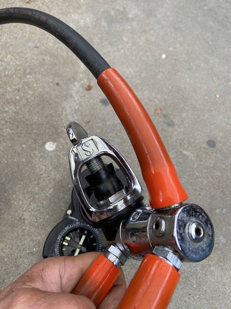 VINTAGE SCUBAPRO REGULATOR - Untested