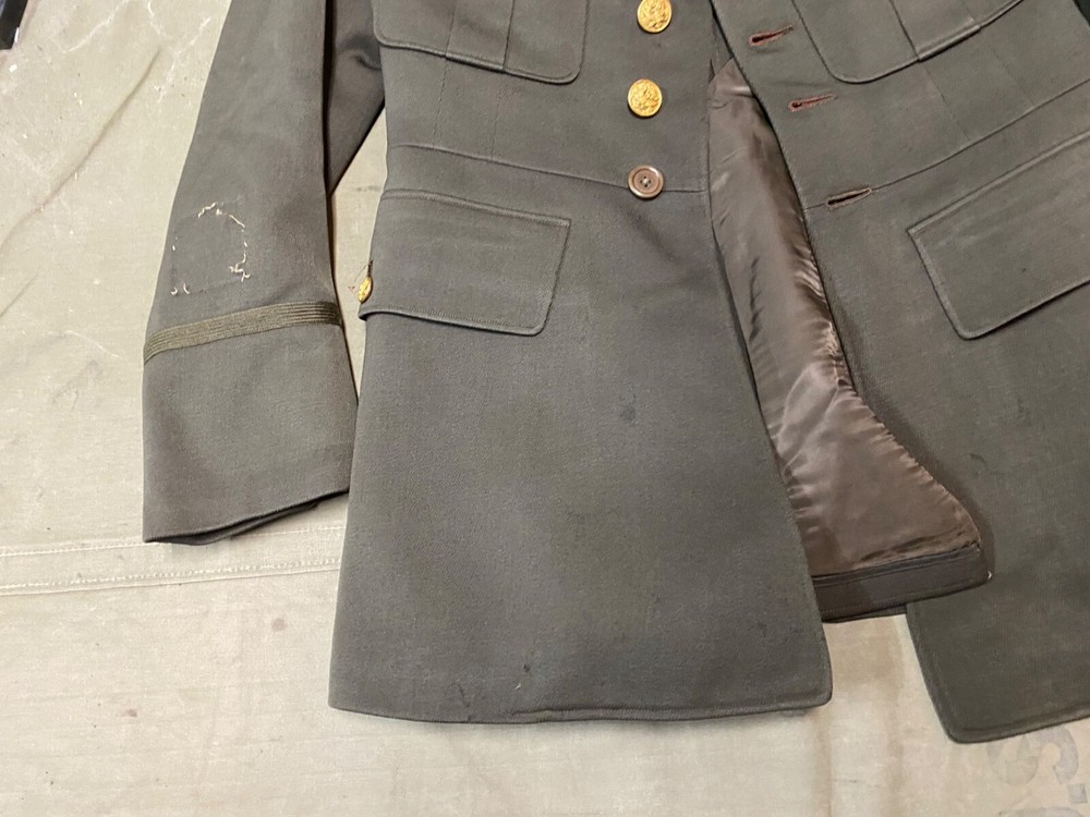 ORIGINAL WWII US ARMY OFFICER CLASS A DRESS JACKET- SMALL 37R