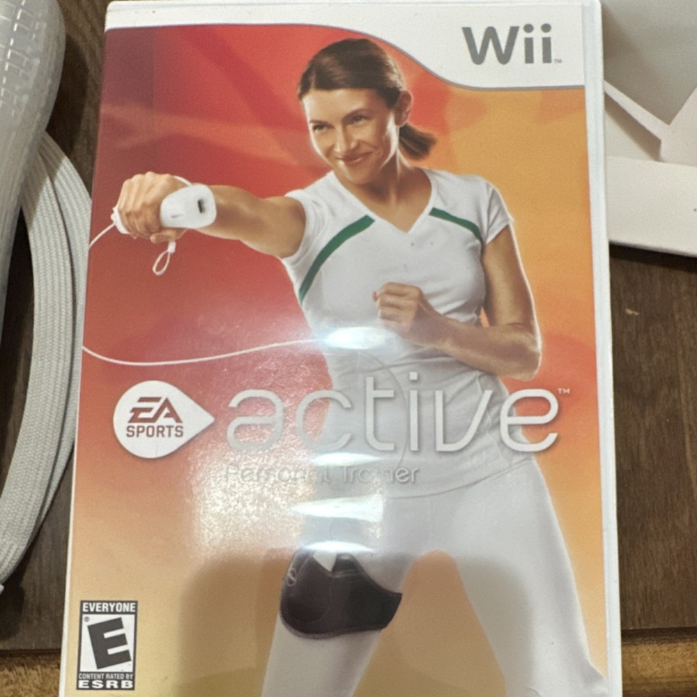 EA Sports Active Personal Trainer Bundle cib Wii Leg Strap and Controller