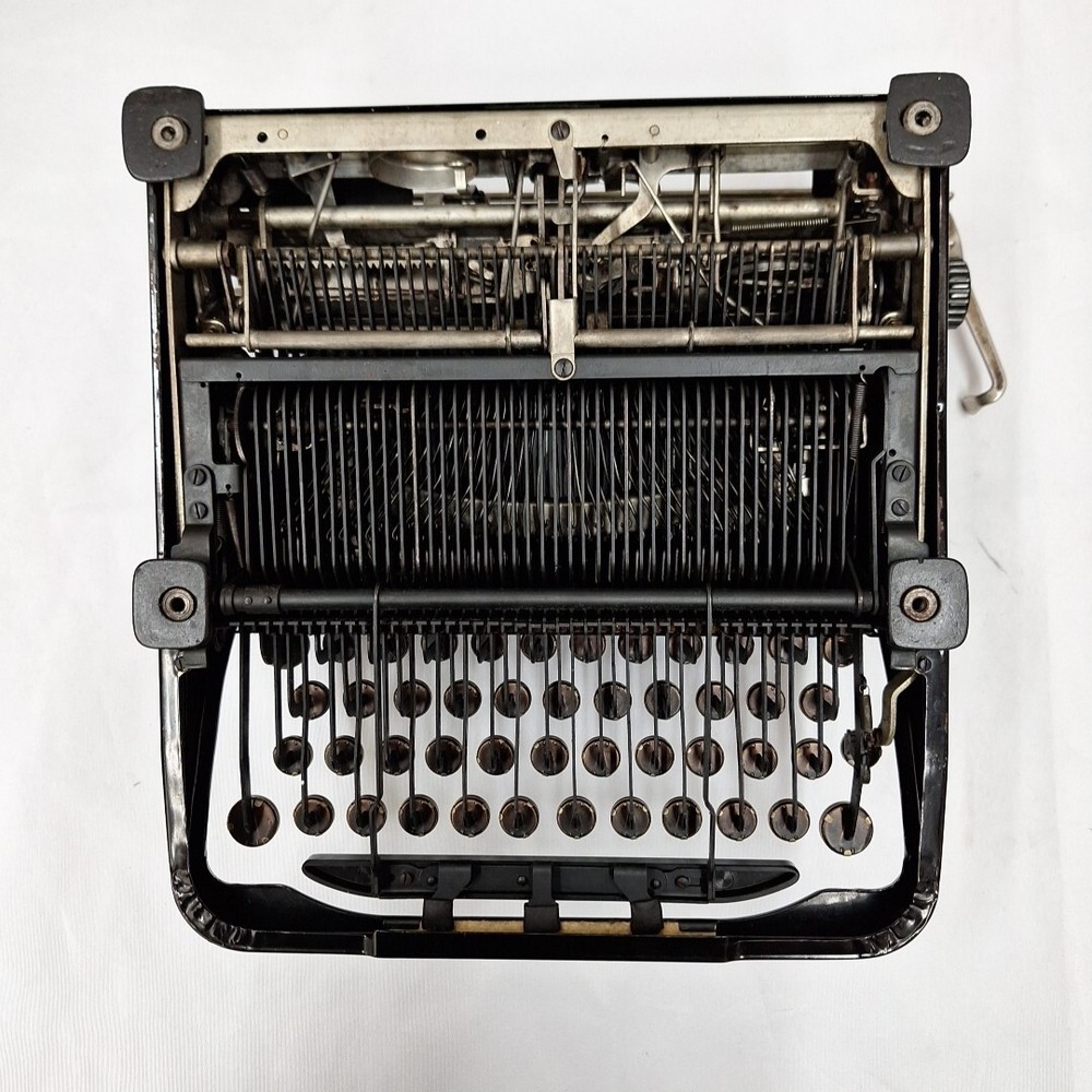Royal Typewriter Portable with Case Model 0-427931