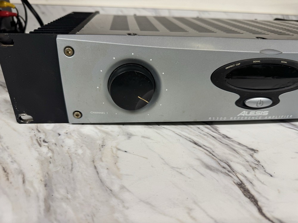 Alesis RS300 Reference Amplifier Rackmount Professional Power **FAST SHIPPING**
