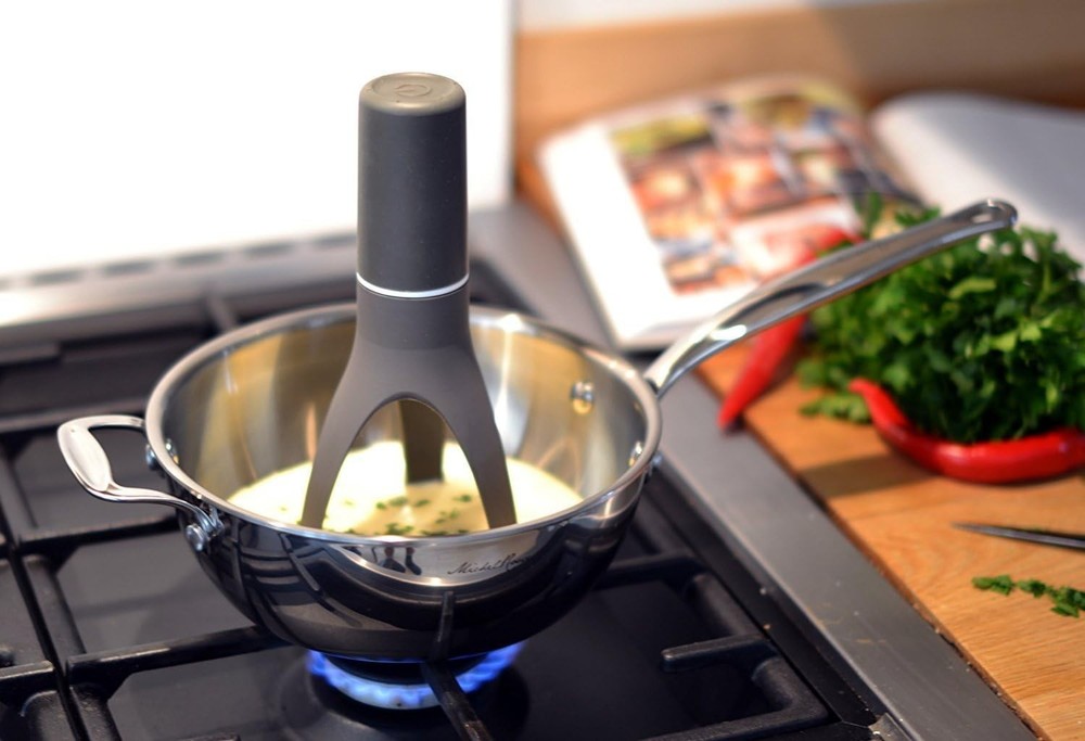 Cordless Automatic Stirrer with 3 Speed Settings - Effortless Kitchen Helper
