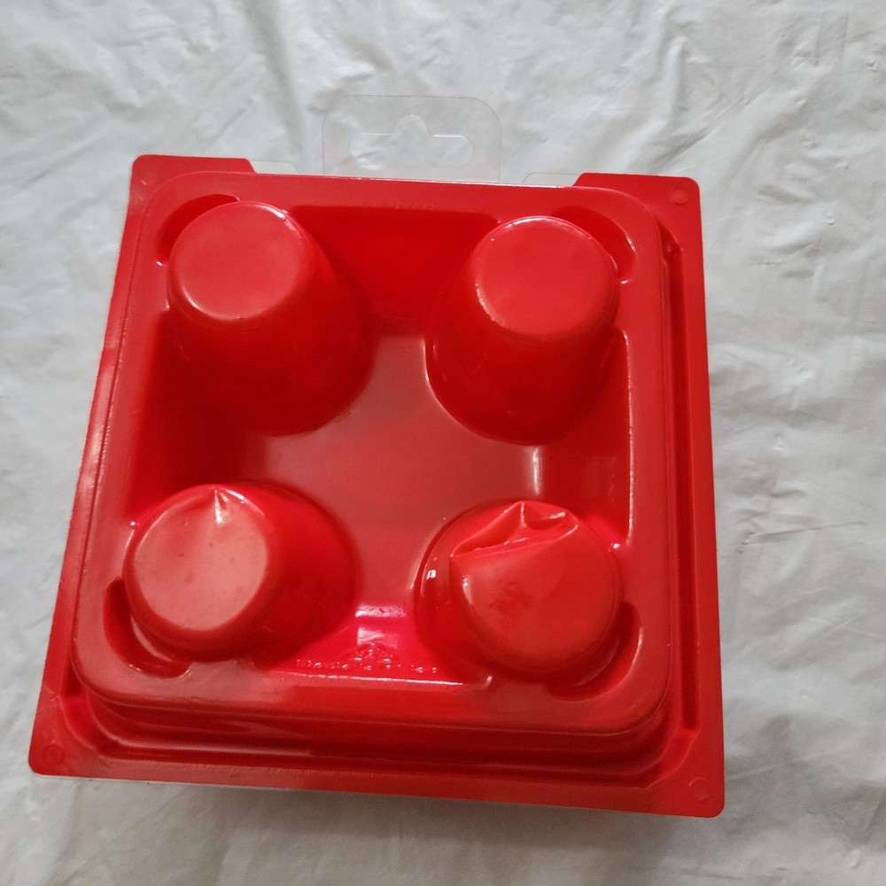 Eggletts Hard Boiled Egg Maker 4 count New in Box Easy Meal Prep