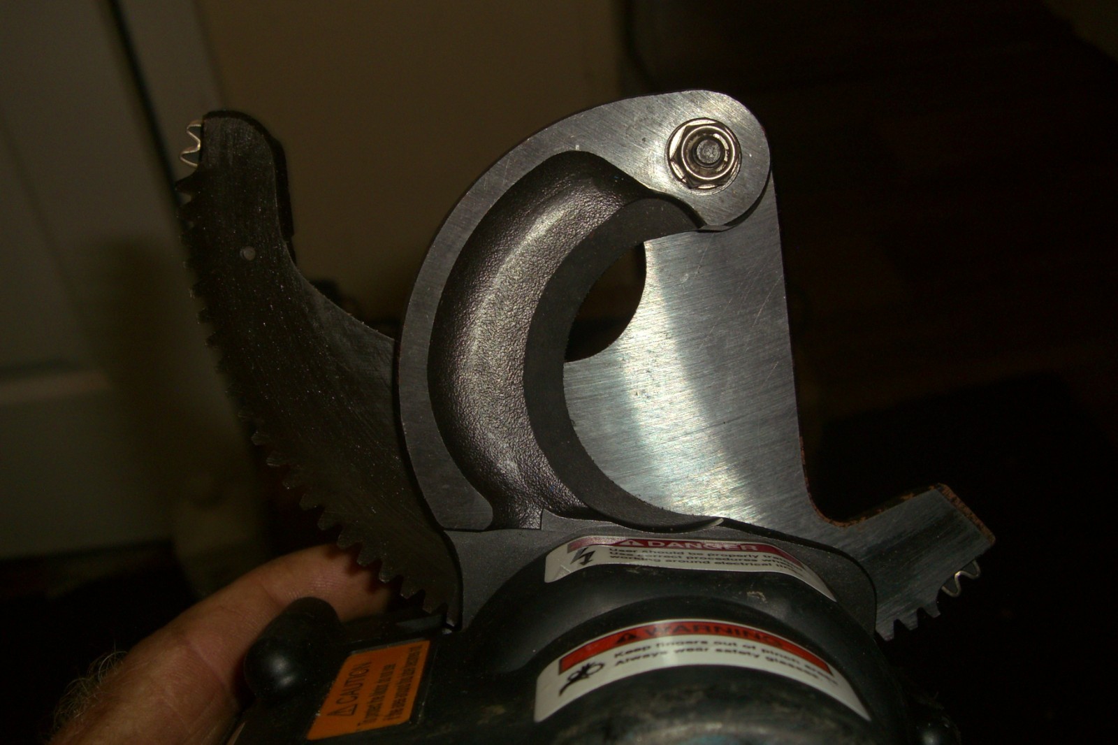 Huskie REC-50M Cable Cutter /Battery Charger/Battery