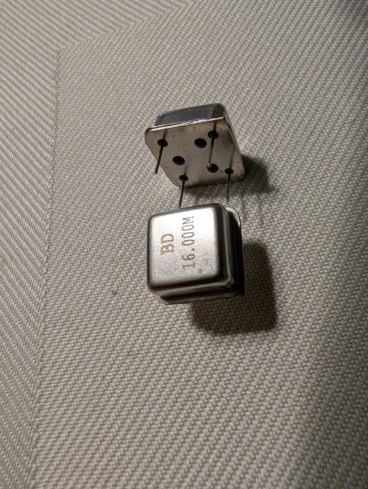 16 MHz clock oscillator, pcb mount, DIP 8, 5V