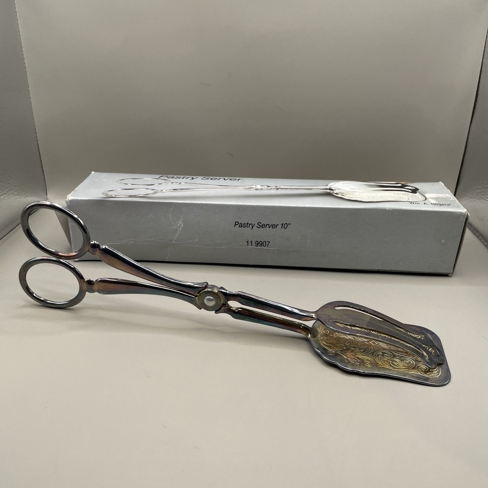 1988 Wm. A Rogers Oneida Silverplated Pastry Server 10" Italy