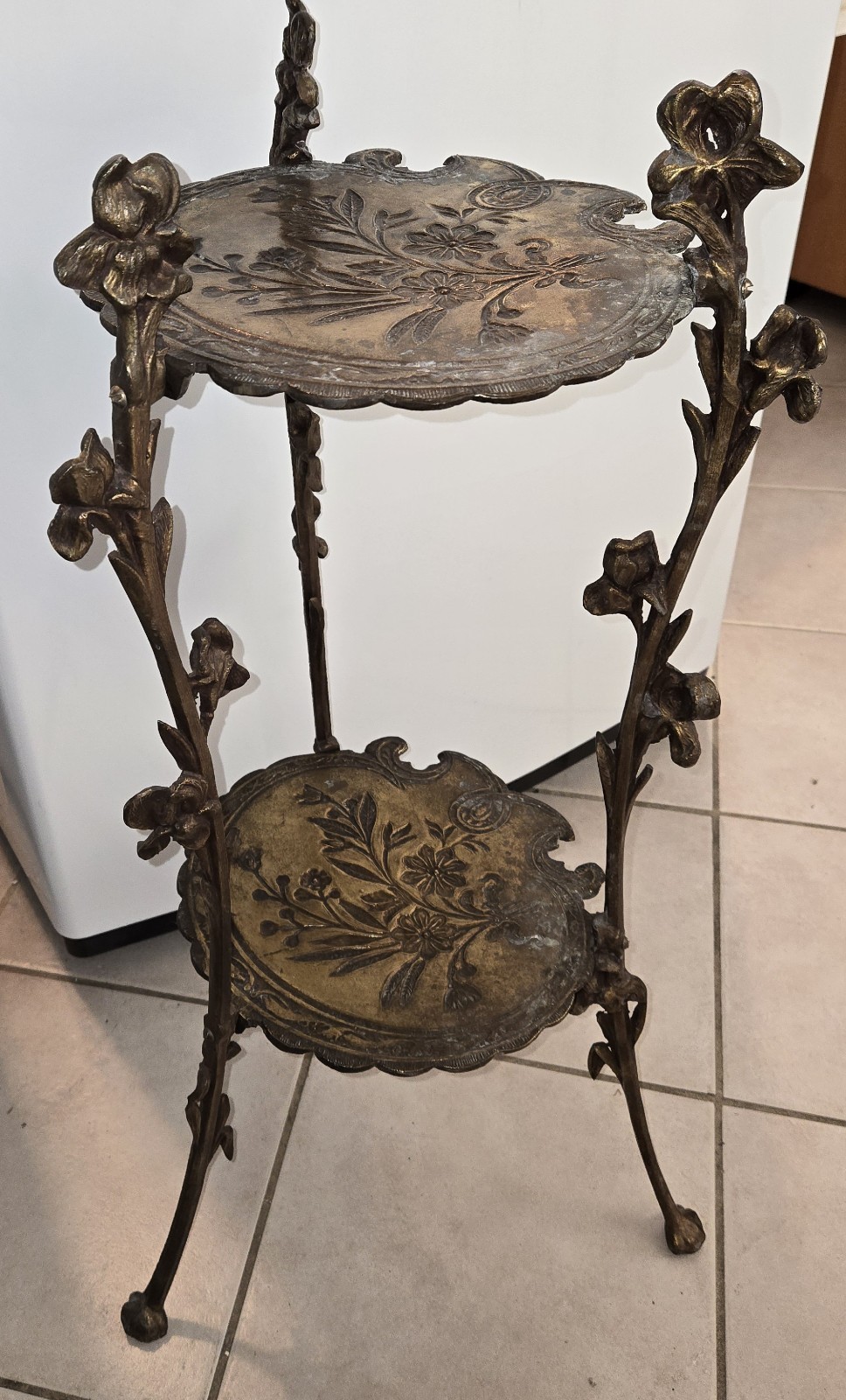 ANTIQUE ART NOUVEAU 2-TIER FLORAL ORNATE CAST BRASS PLANT STAND TABLE 28" A3