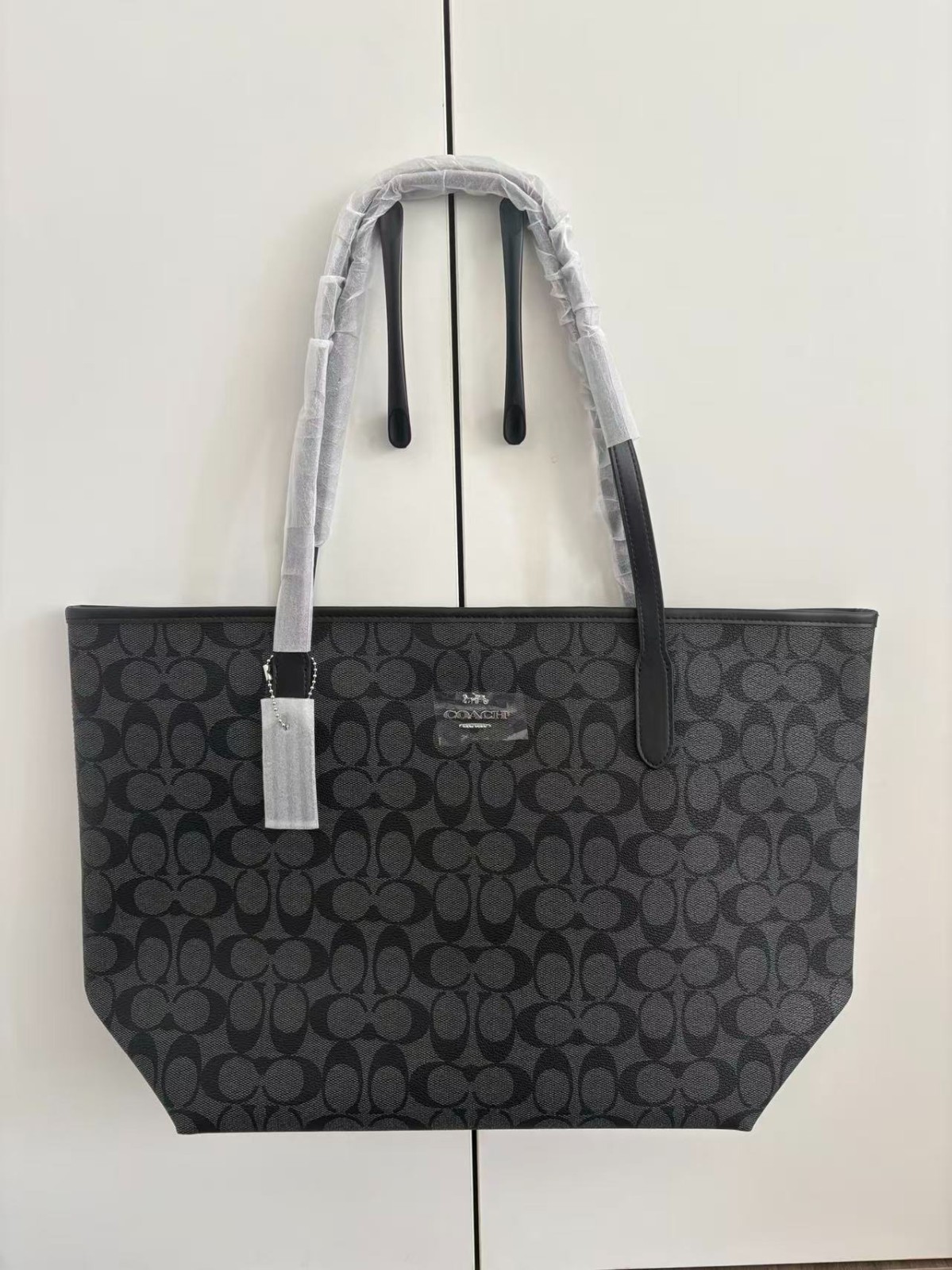 City 33 Tote Bag Shoulder Tote Large Women's Style COACH