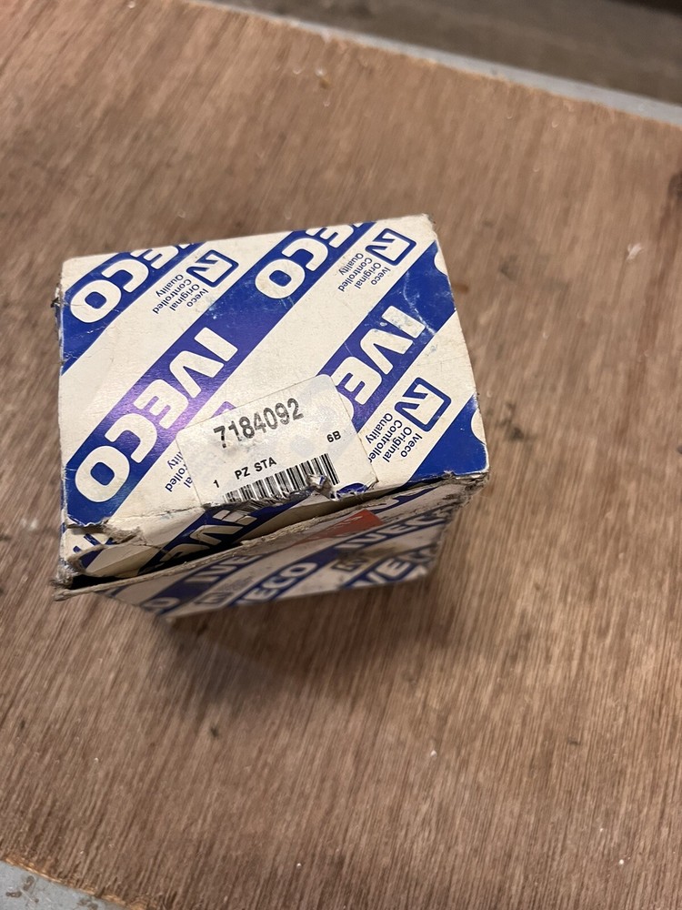 IVECO 75E Hub Cap And Drain Plug