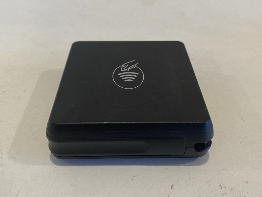 Bbpos CHB20 Chipper BT Bluetooth NFC Card Reader 2AB7X-CHC2XBT With USB Dock