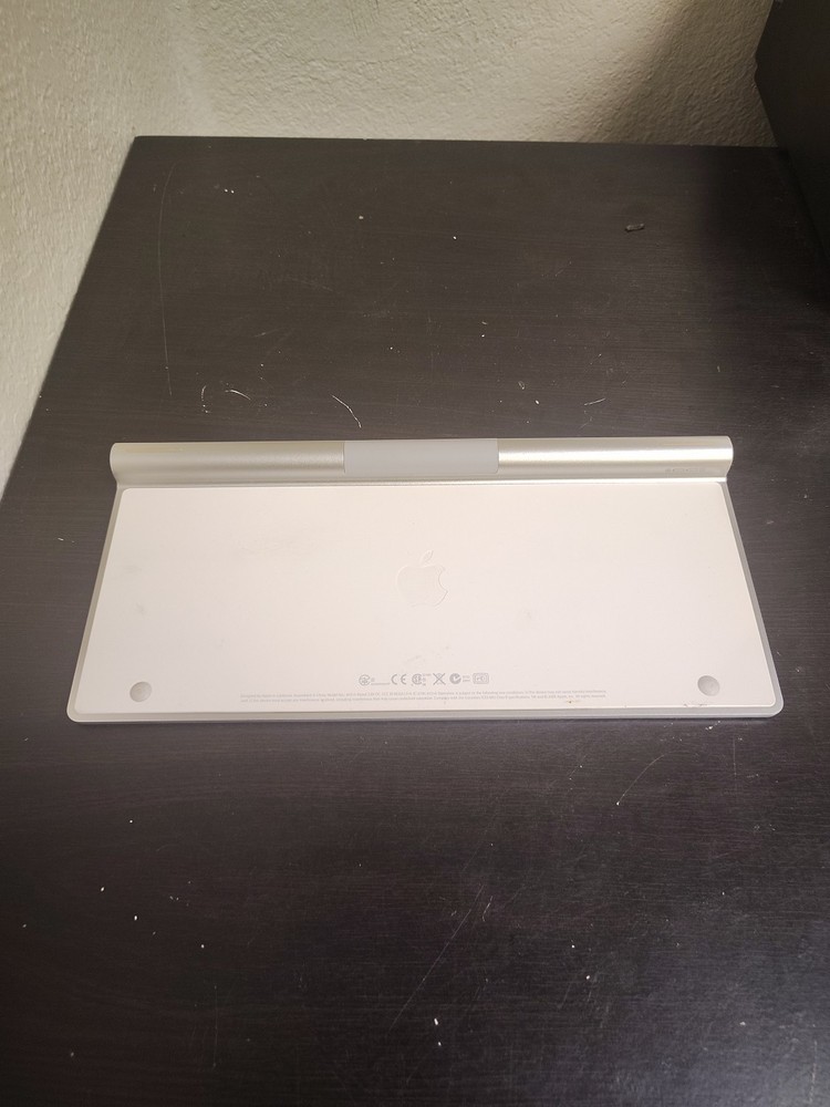 Apple Wireless Keyboard A1314 model