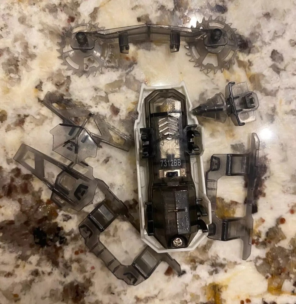 HEXBUG Gladiators Battling Robots Stadium W/ 3 Robots Armor Complete & Works