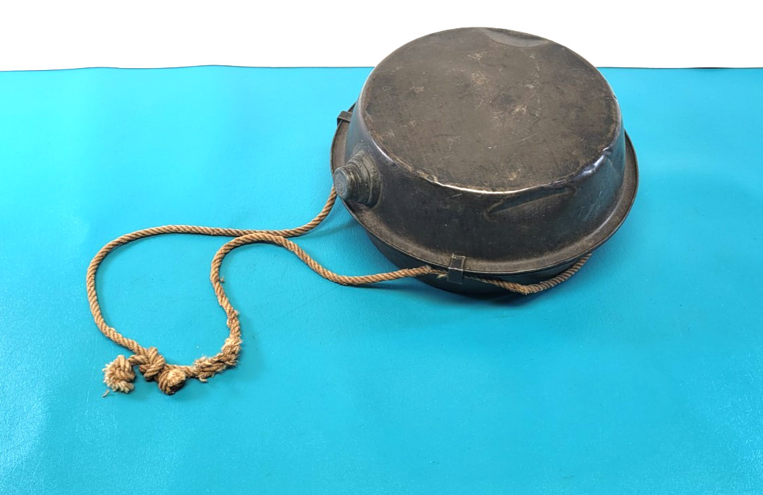 Antique Military Drum Steel Canteen Twist off Cap TR492