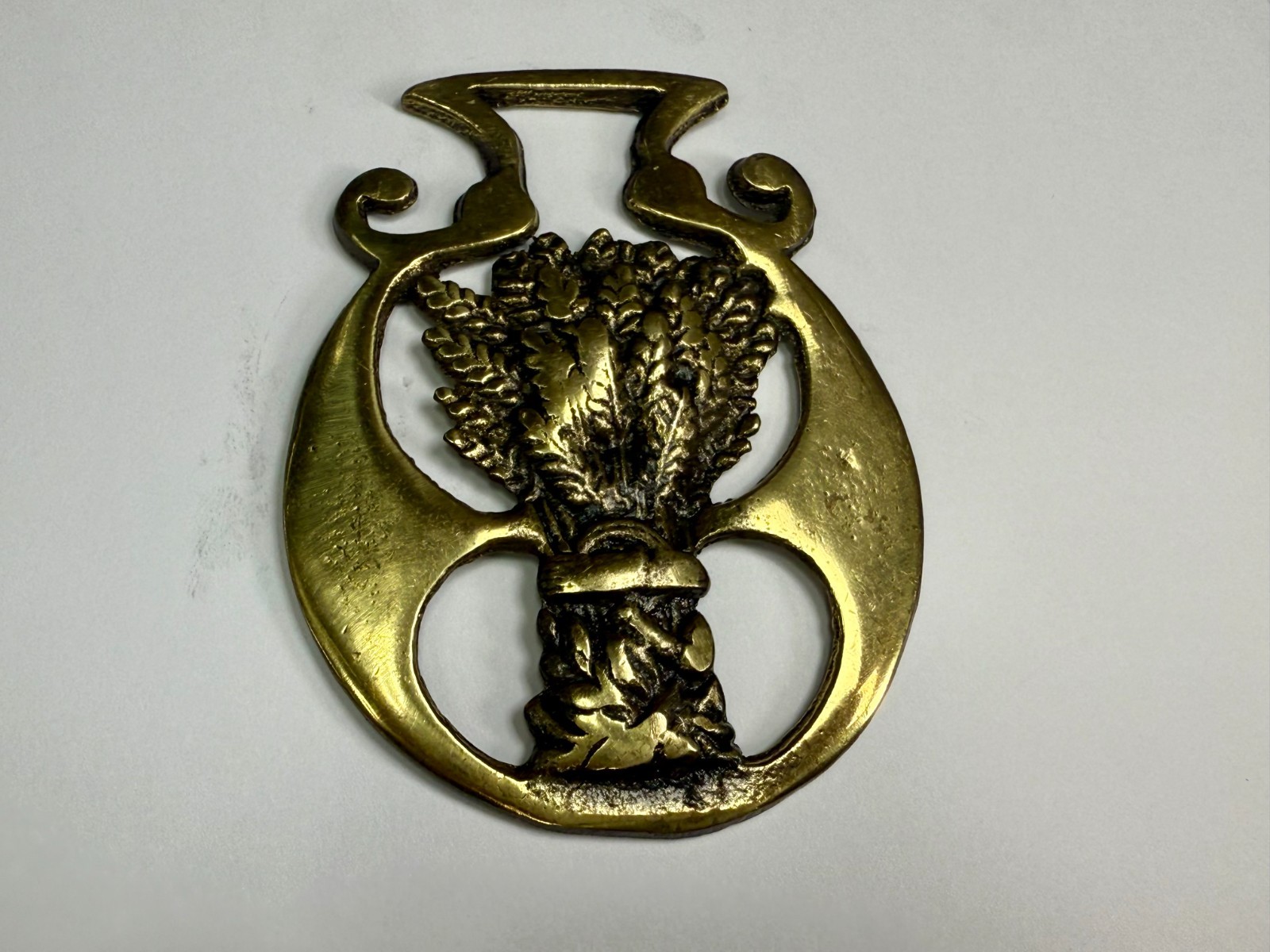 Tied Wheatsheaf Openwork Frame Bridle Harness Horse Saddle Medallion