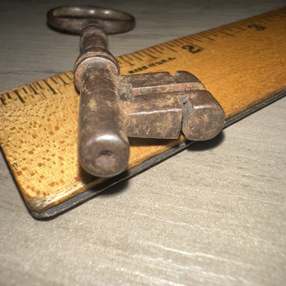 Antique Skeleton Key Solid Barrel Legit Antique Key! unique Head Design 3.25”