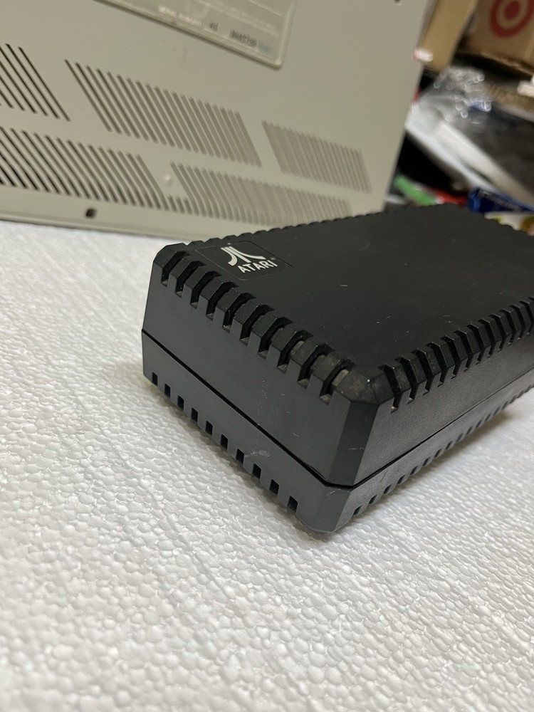 atari 520 st computer & Power Supply Powers On