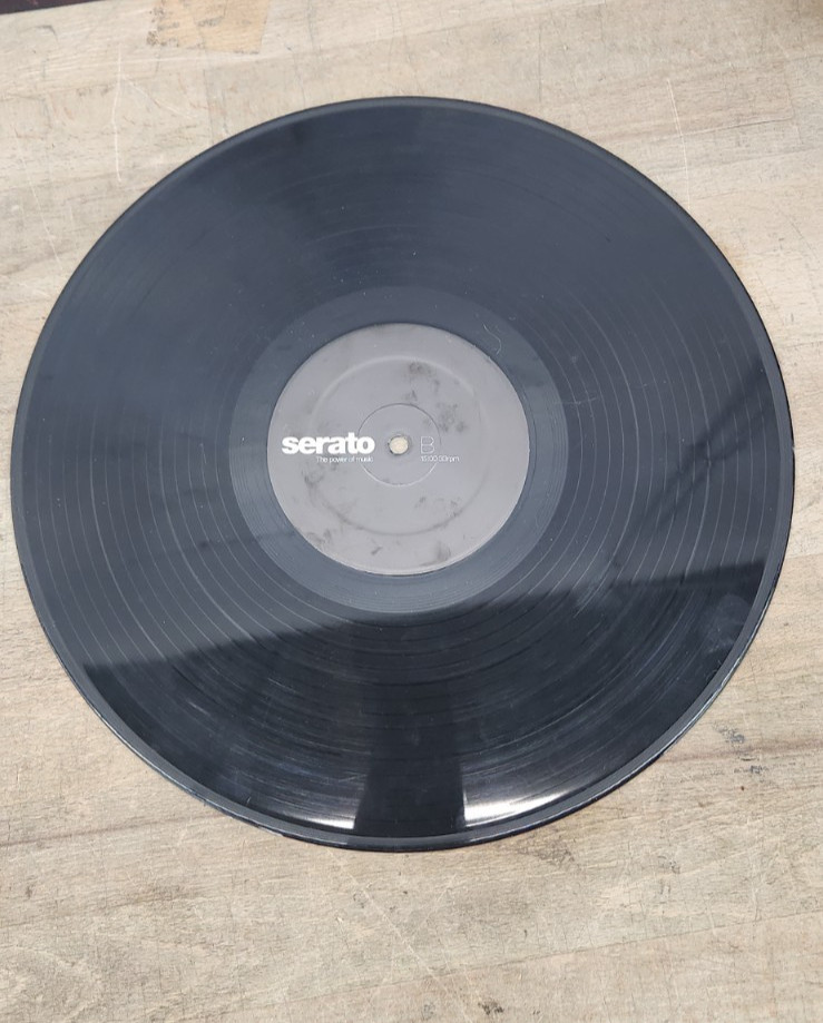 2x Native Instruments Traktor Scratch Pro Control Vinyl MK2 Black Record DJ