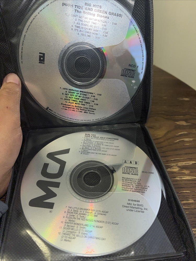 Logic Case 32 Disc Zippered Storage