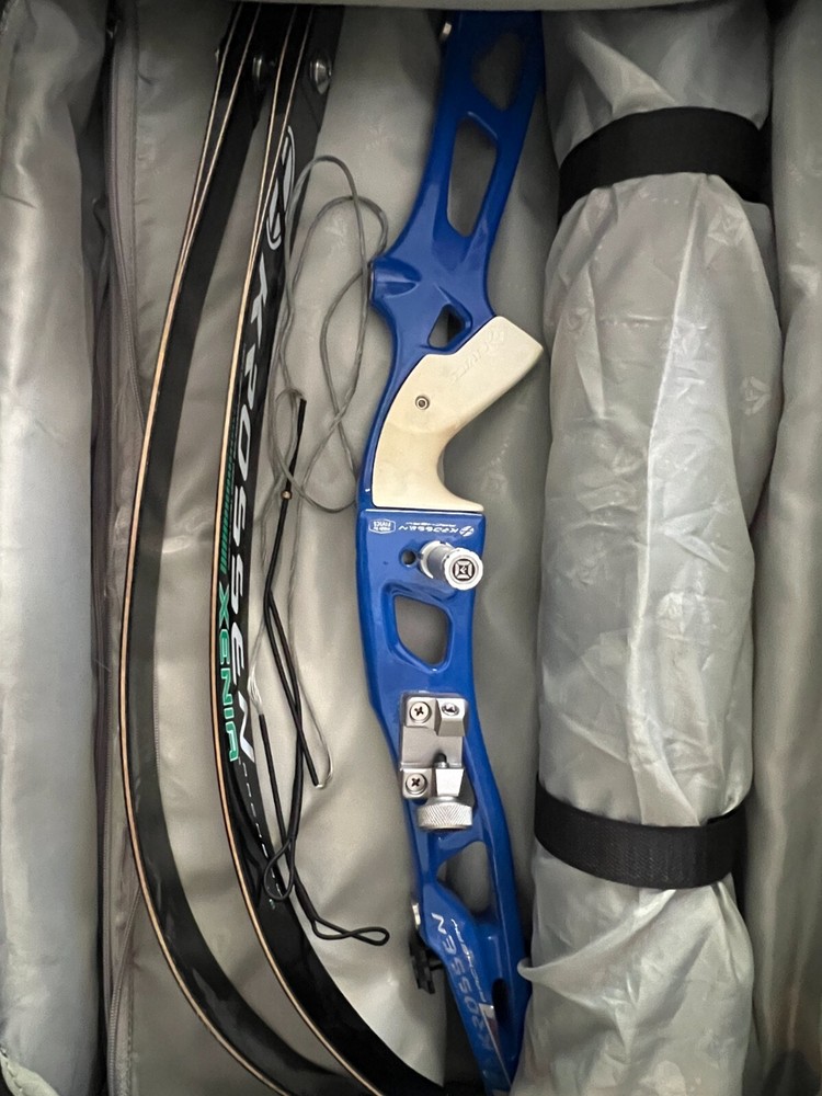 Krossen Bow- Blue Riser & Black Limbs Includes Sight and Stabilizer  w/ Backpack