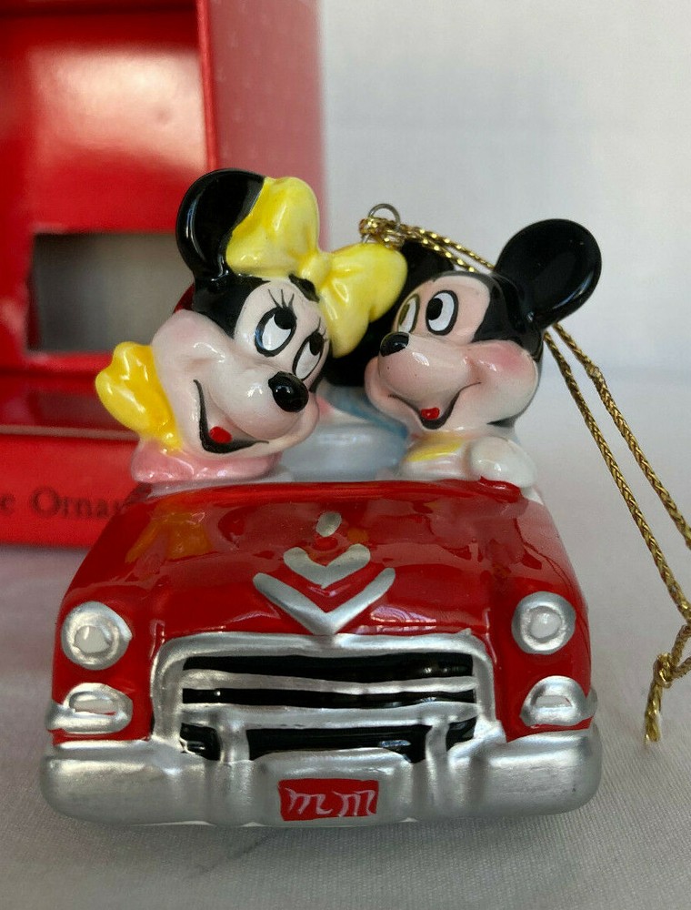 Disney Mickey and Minnie in Chevy