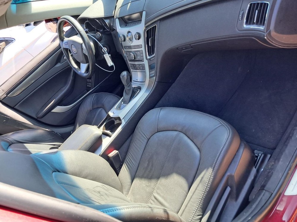 CTS       2012 Glove Box 4828678