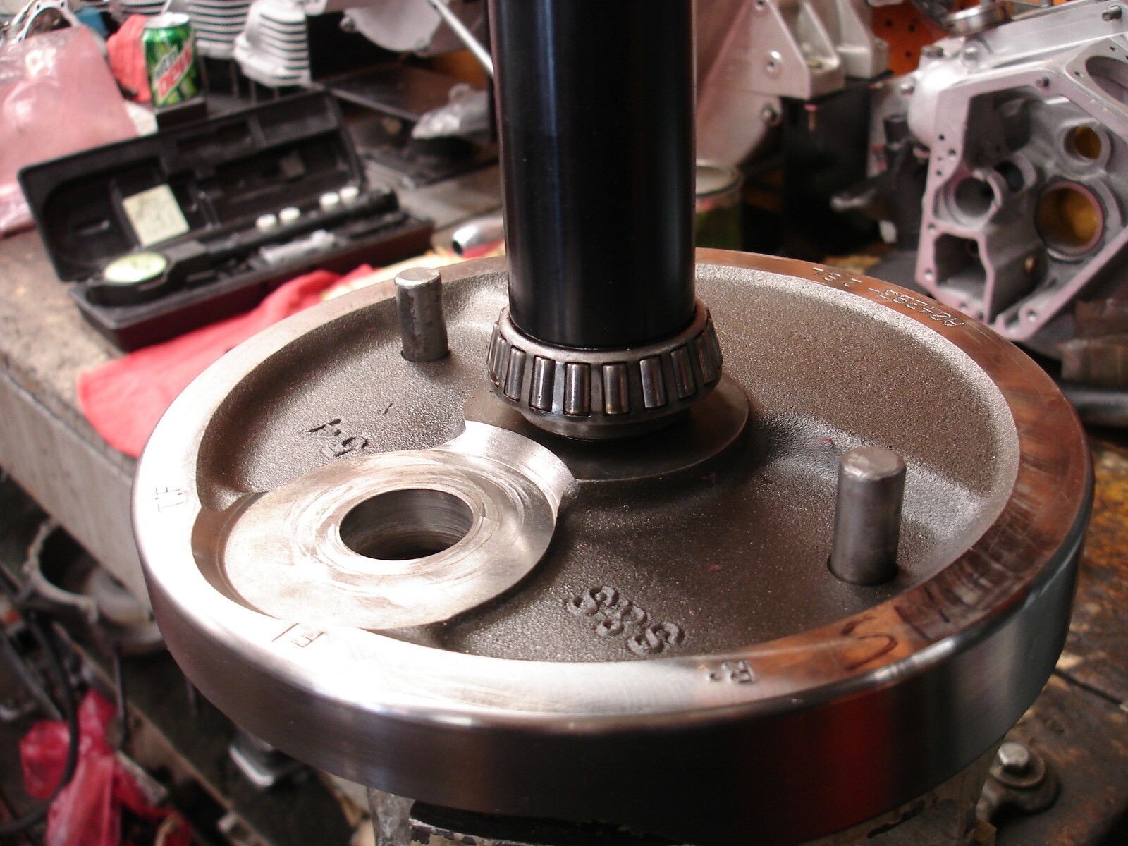 TOOL SPROCKET SHAFT FLYWHEEL CRANK CASE BEARING INSTALLER HARLEY PAN SHOVEL EVO