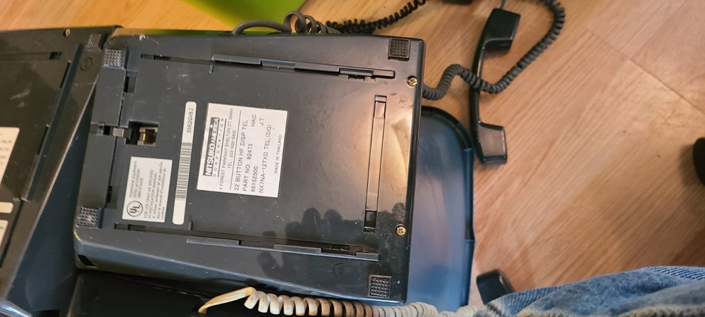 5 Nitsuko 22 Button HF Display Telephone Model 82473 Untested