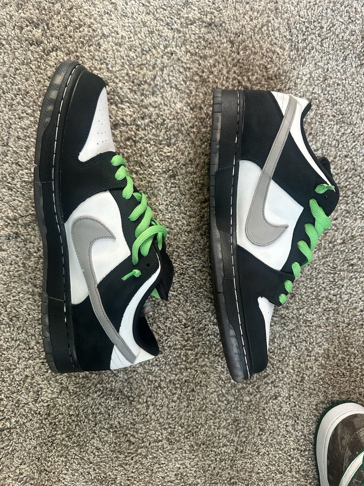 Nike SB Dunk Low Panda Pigeon