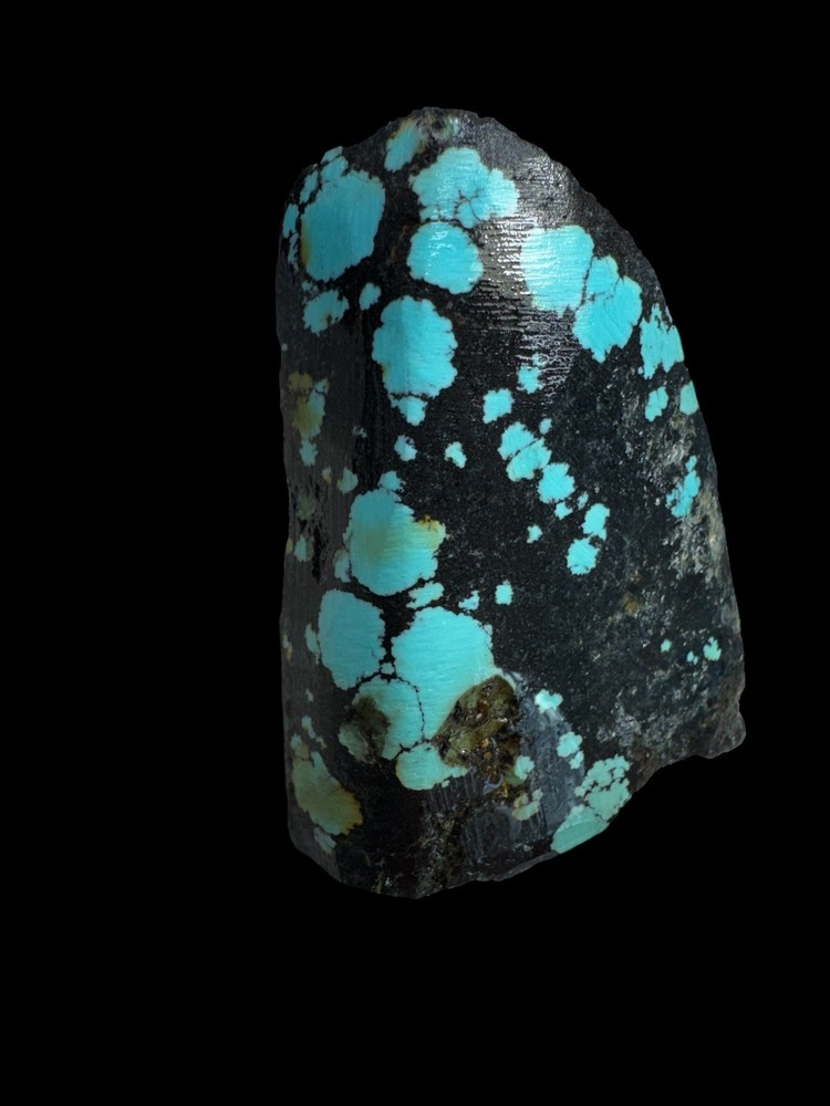 Stabilized hubei turquoise rough nice blue color with black matrix