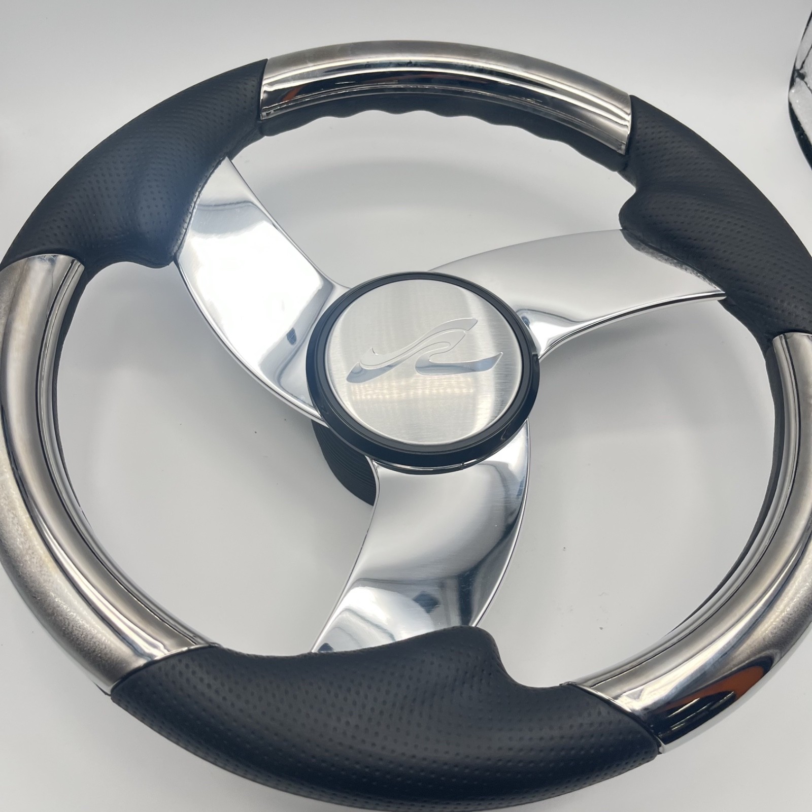 Model M533 Boat Steering Wheel Polished Alum Spoke KEYED HUB Urethane | Sea Ray