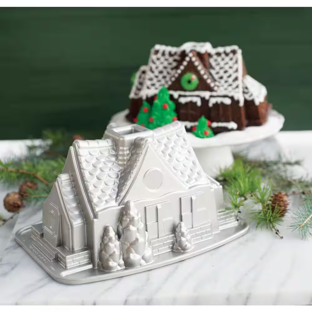 Nordic Ware Let It Snow Bundt® Pan